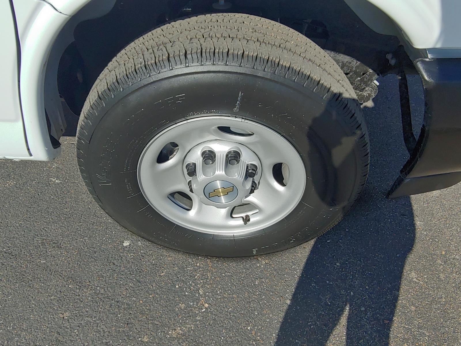 2025 Chevrolet Express Cargo 2500 WT