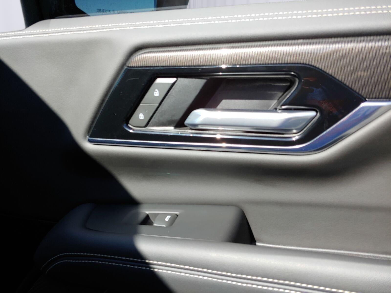 2025 GMC Yukon Elevation