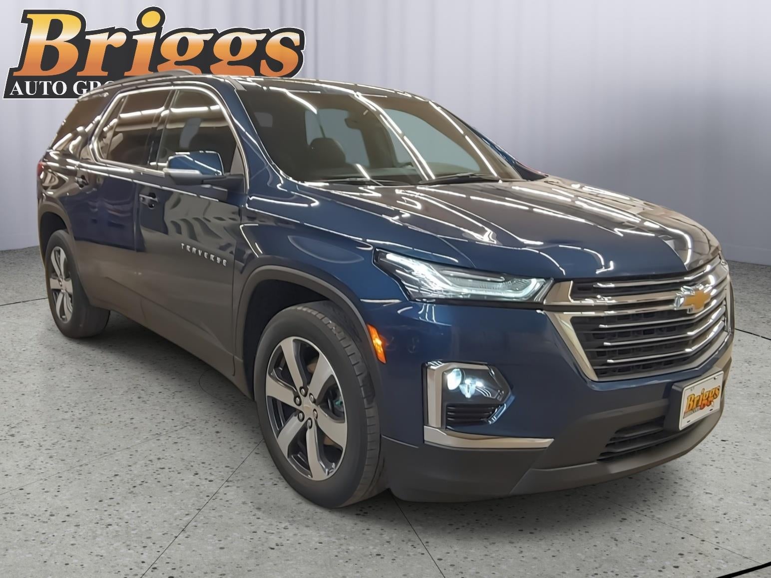 2023 Chevrolet Traverse LT Leather