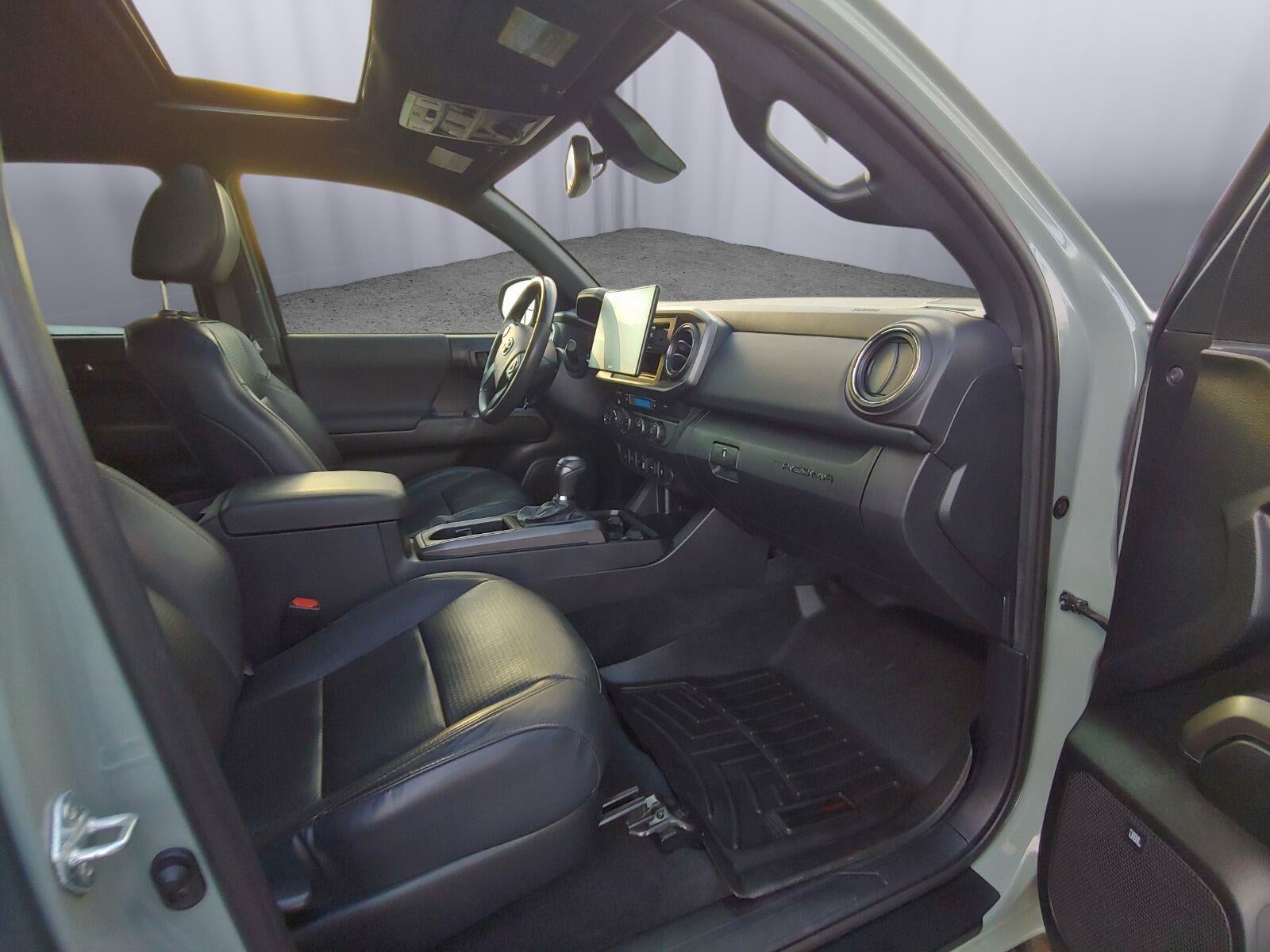 2022 Toyota Tacoma 4WD SR5