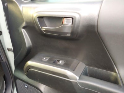 2022 Toyota Tacoma 4WD SR5