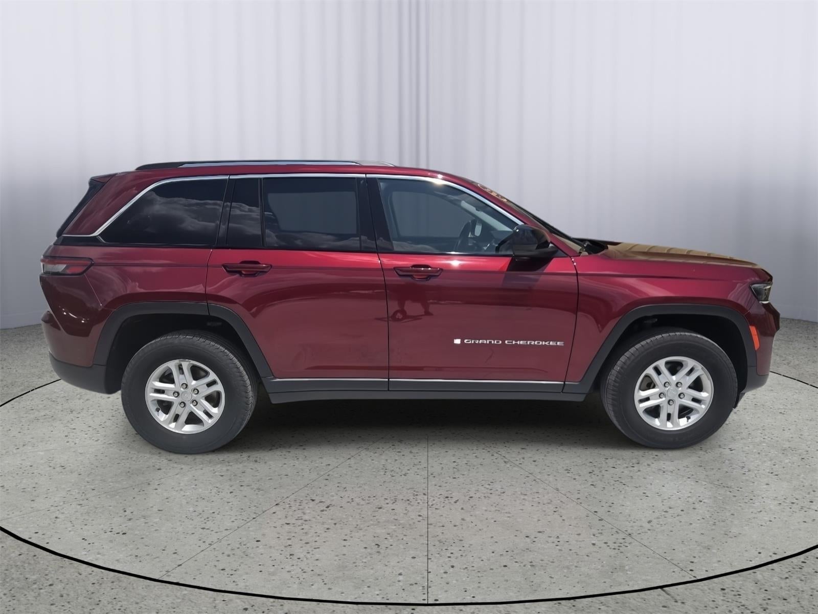 2023 Jeep Grand Cherokee Laredo 4x4