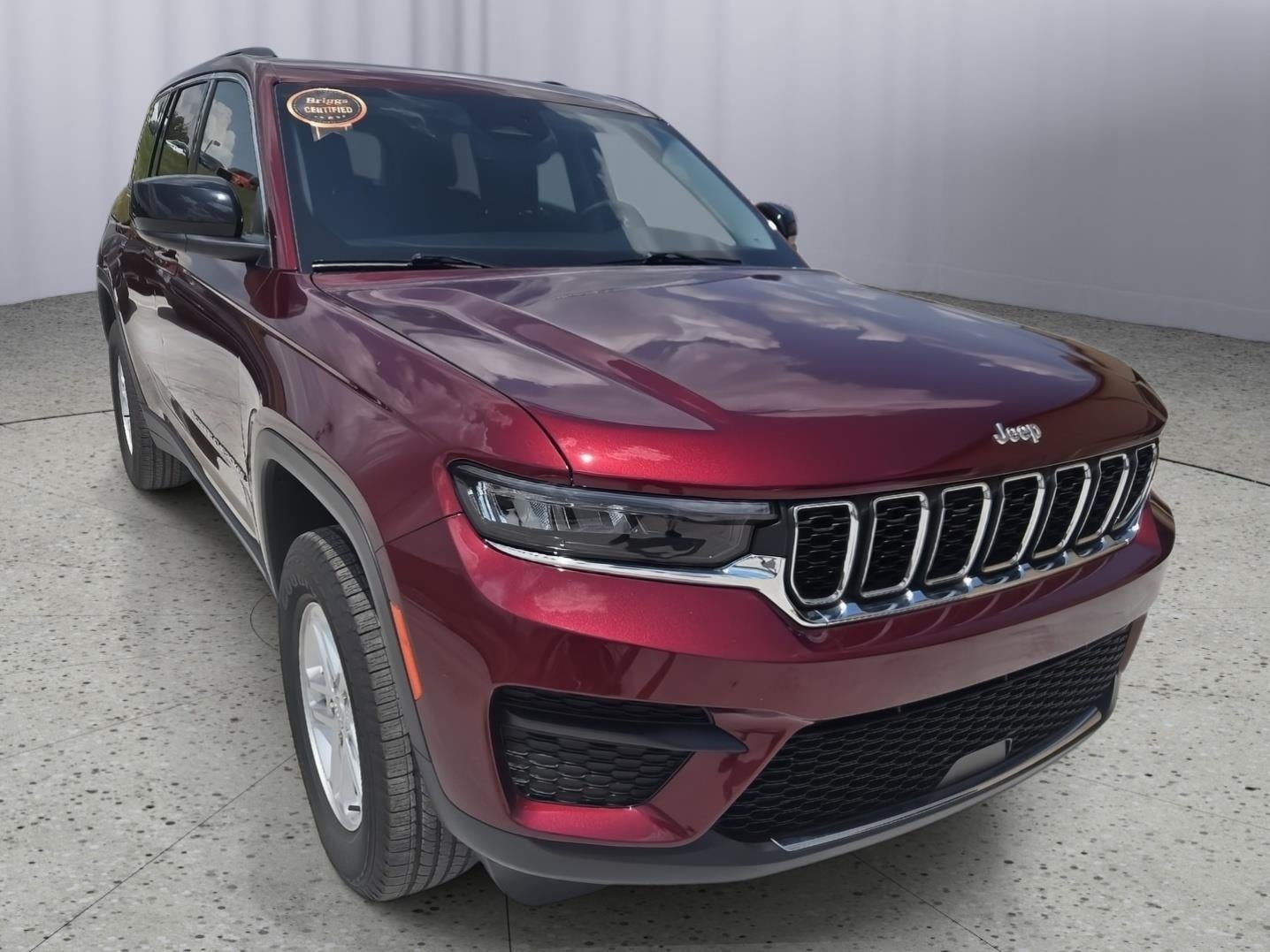 2023 Jeep Grand Cherokee Laredo 4x4