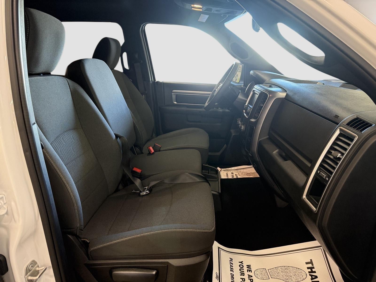 2024 RAM 1500 Classic Warlock Crew Cab 4x2 5'7' Box