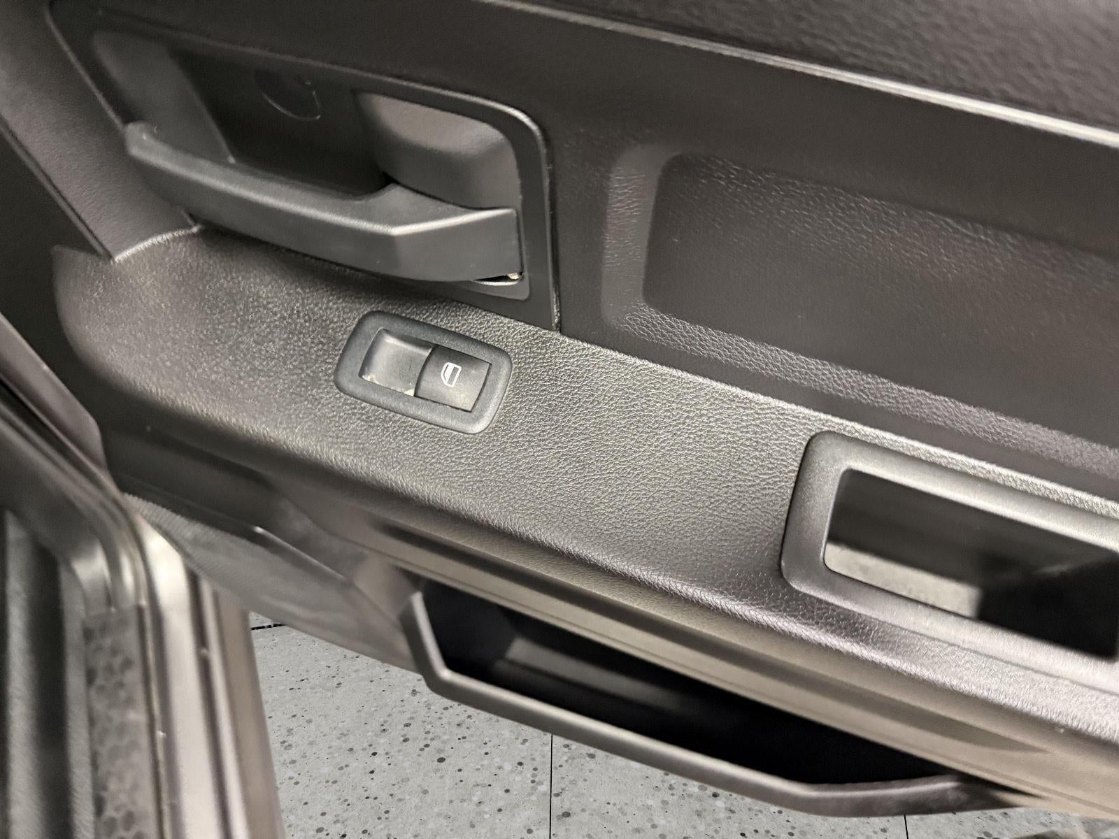 2019 RAM 1500 Classic Tradesman Crew Cab 4x4 5'7' Box