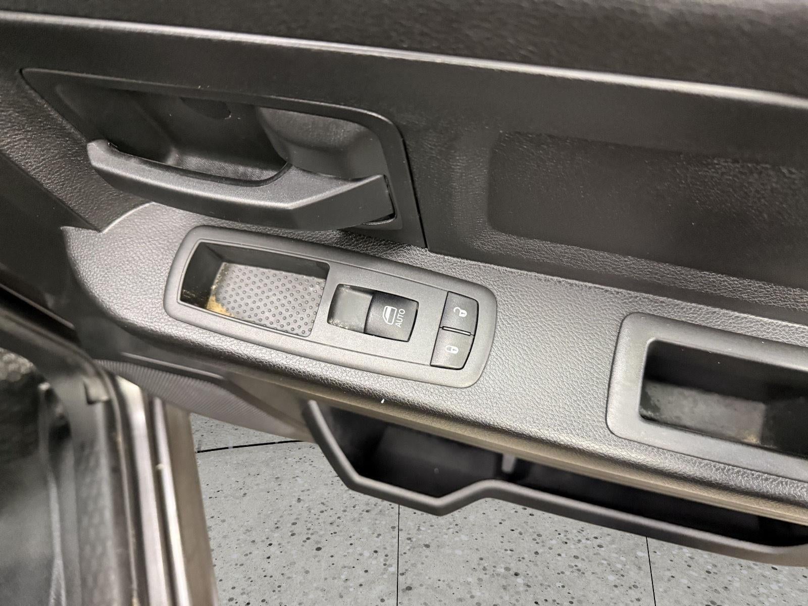 2019 RAM 1500 Classic Tradesman Crew Cab 4x4 5'7' Box