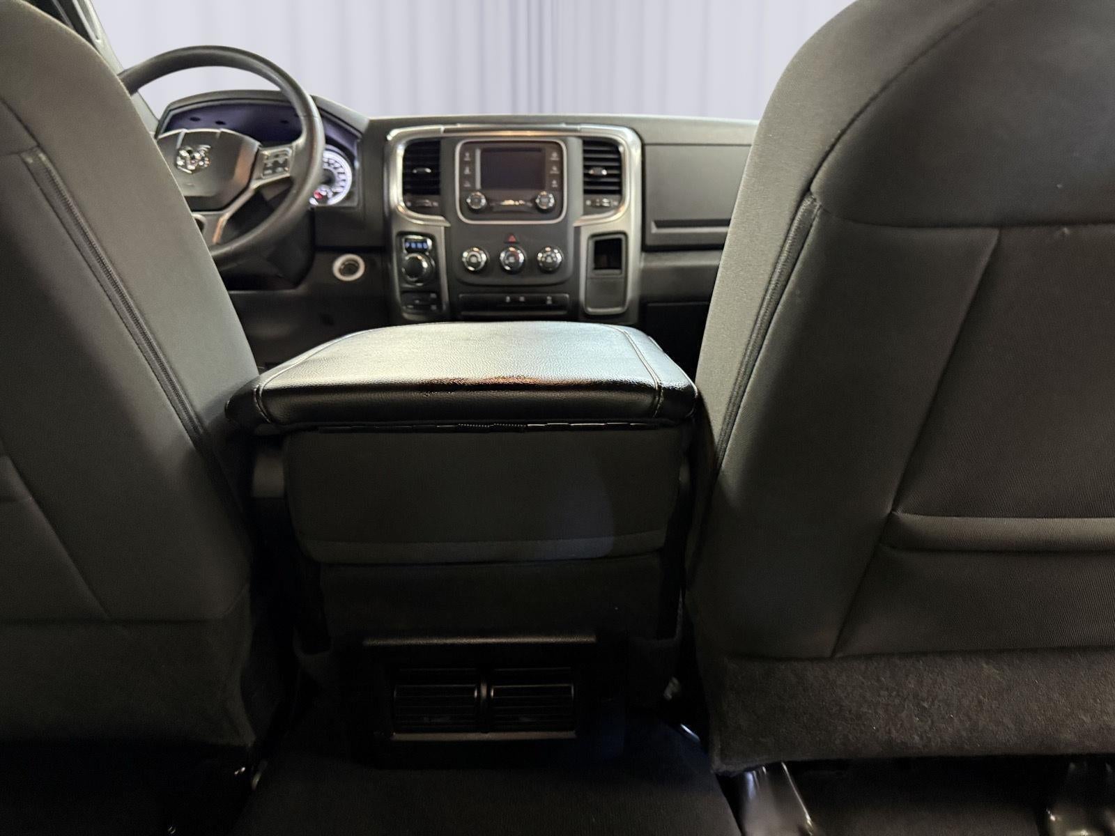 2024 RAM 1500 Classic Warlock Crew Cab 4x4 5'7' Box