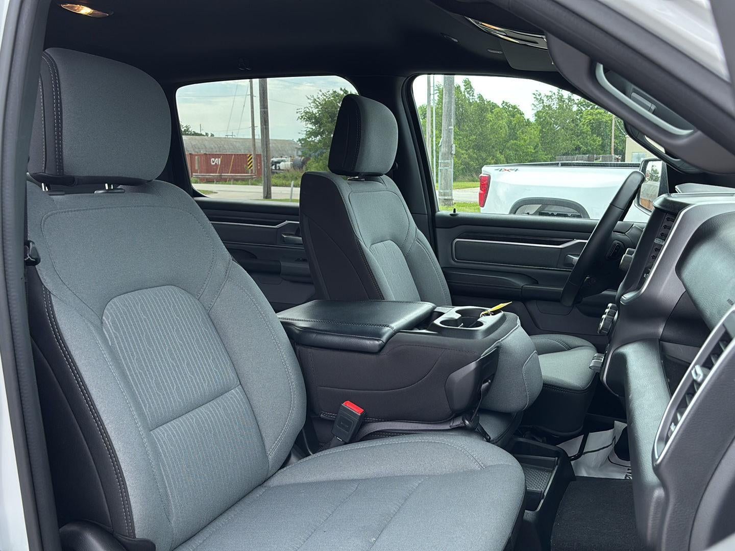2022 RAM 1500 Big Horn Crew Cab 4x4 5'7' Box