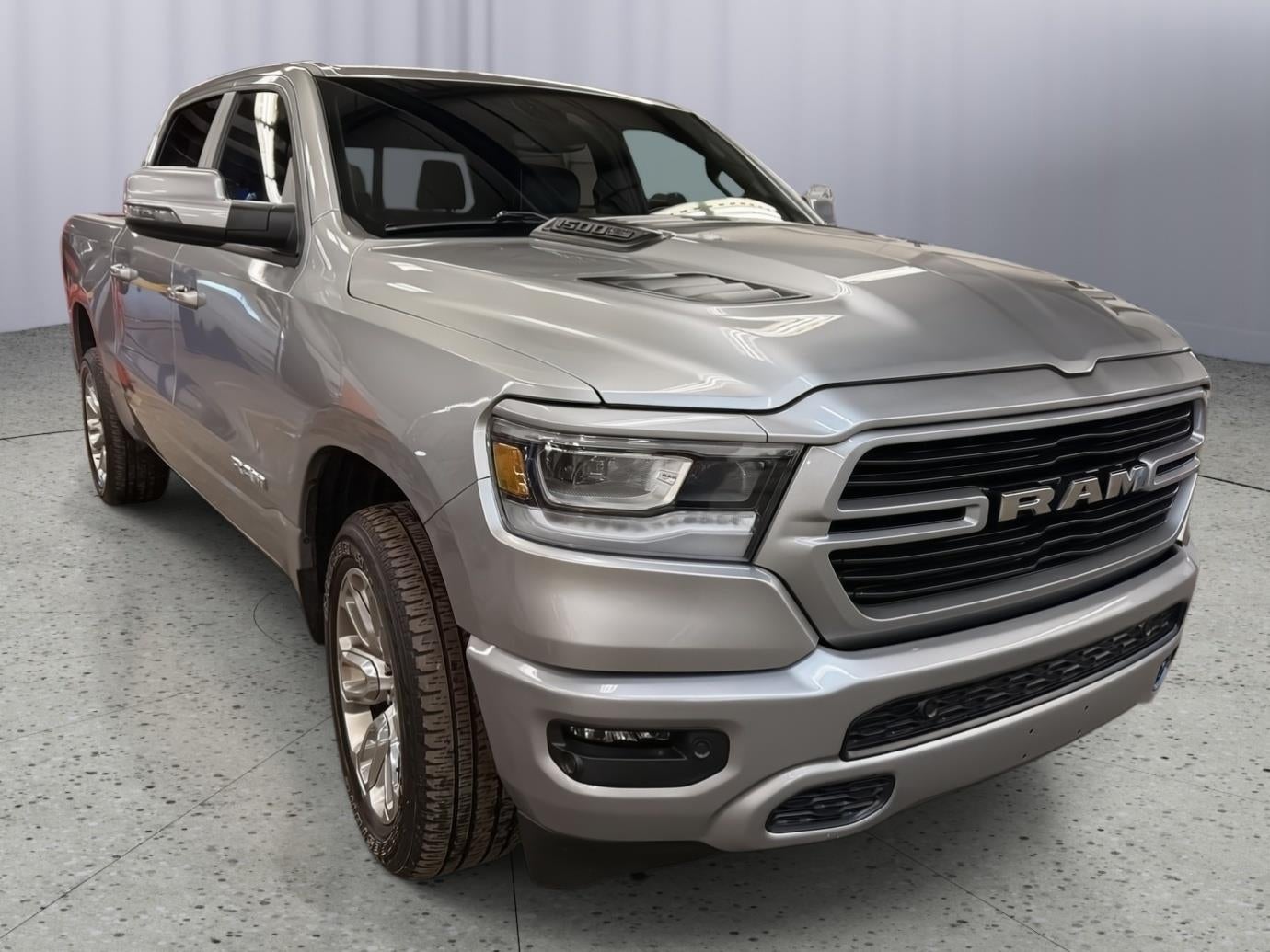 2023 RAM 1500 Laramie Crew Cab 4x4 5'7' Box