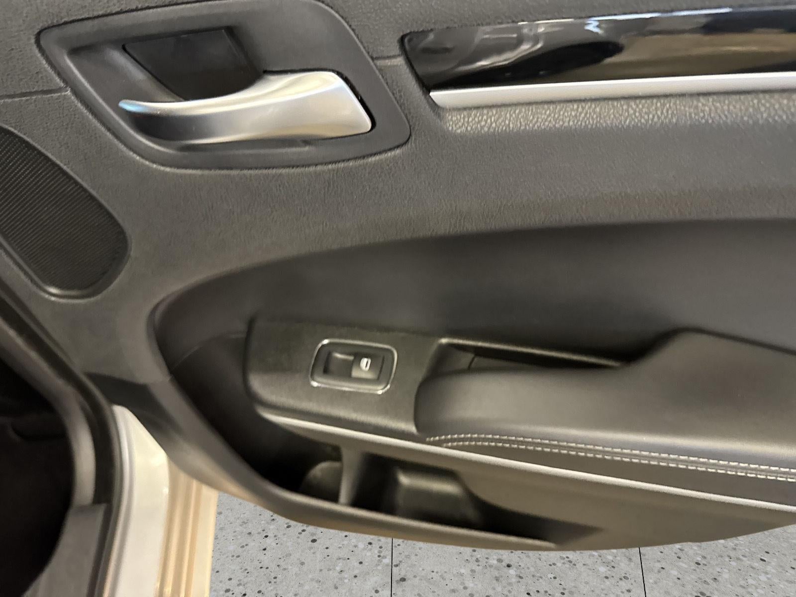 2023 Chrysler 300 300S