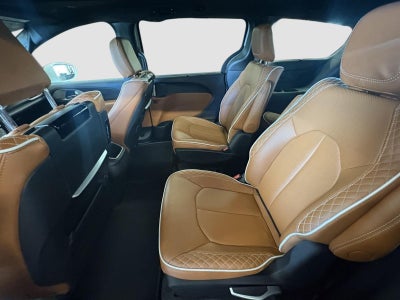 2024 Chrysler Pacifica Hybrid Pinnacle