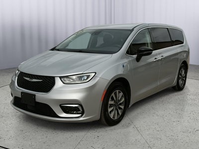 2024 Chrysler Pacifica Select