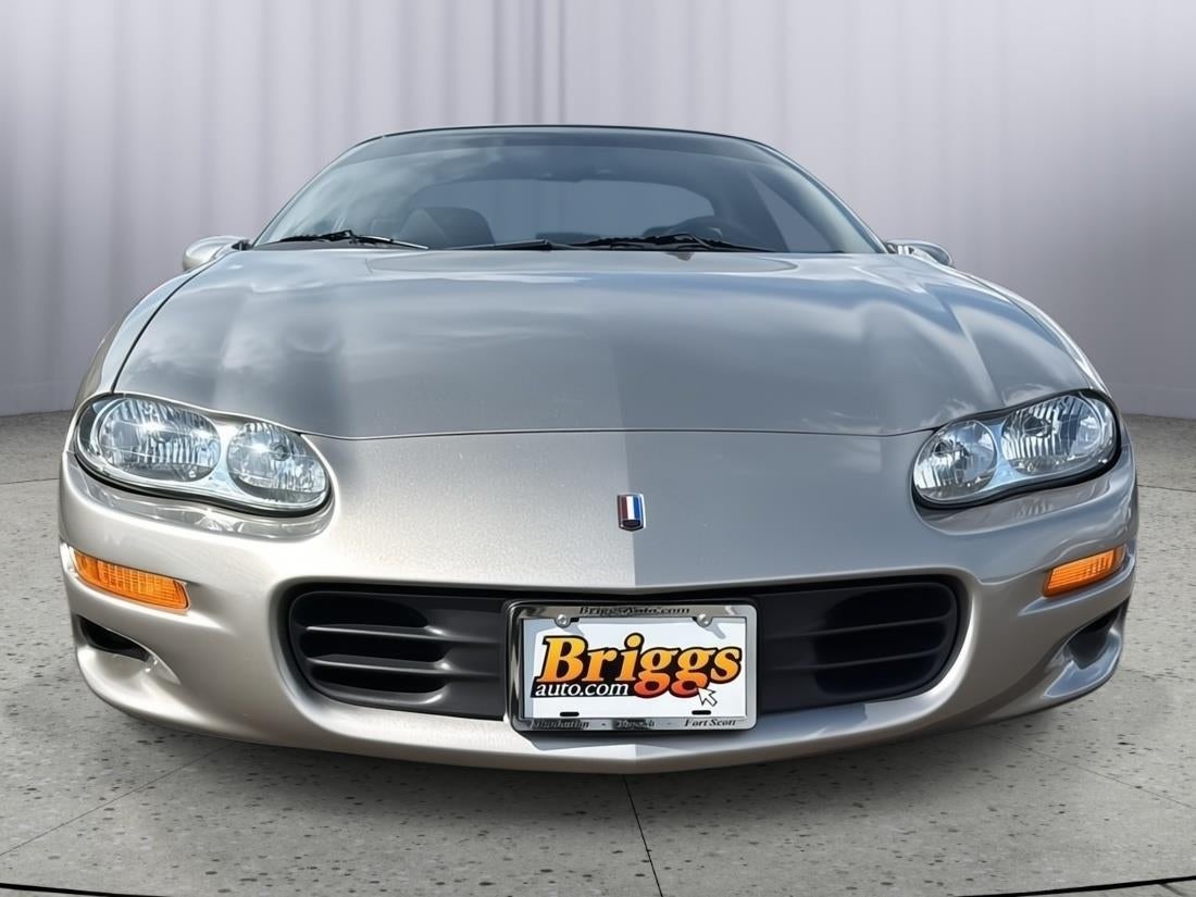 2001 Chevrolet Camaro Base