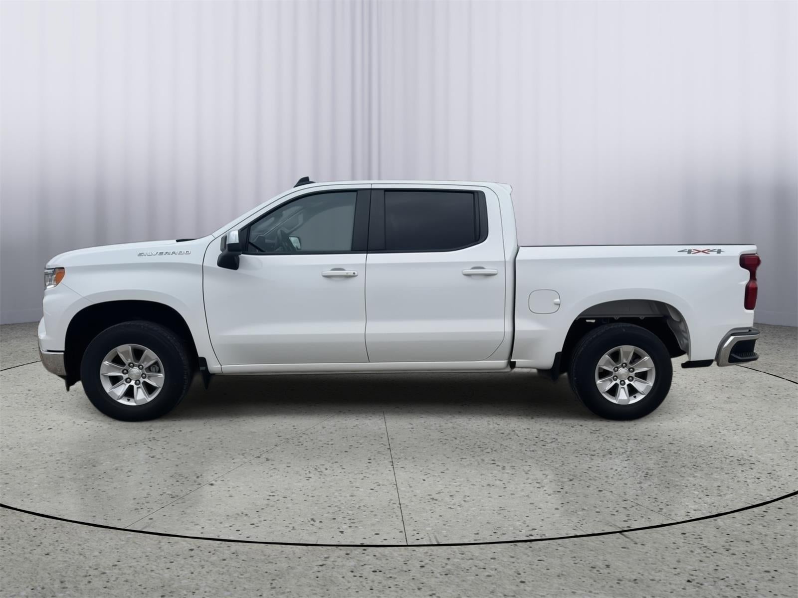 2023 Chevrolet Silverado 1500 4WD Crew Cab Standard Bed LT