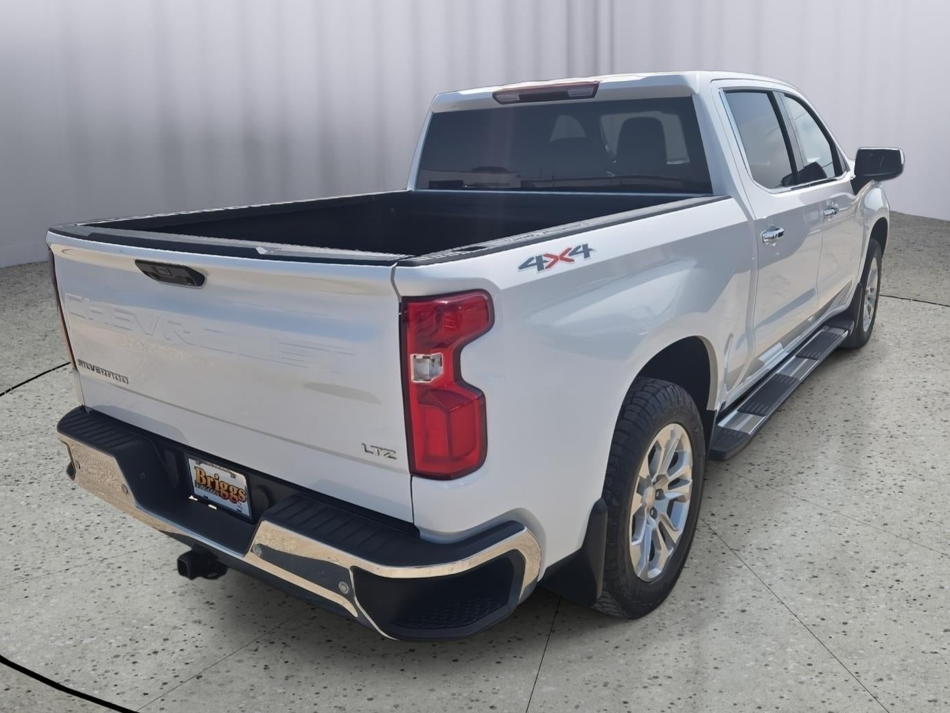 2023 Chevrolet Silverado 1500 4WD Crew Cab Short Bed LTZ