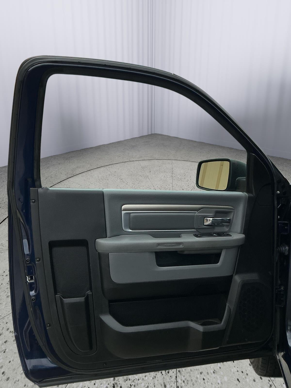2019 RAM 1500 Classic Tradesman Regular Cab 4x4 8' Box