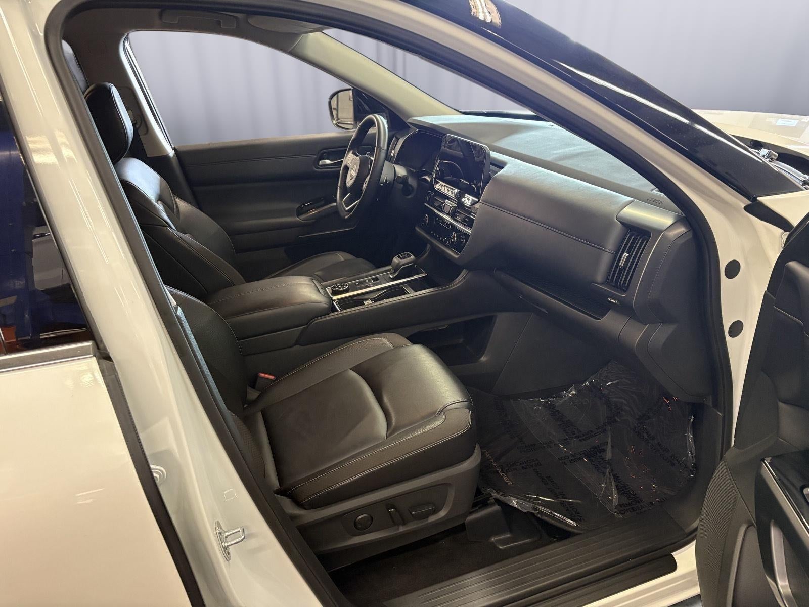 2024 Nissan Pathfinder SL 4WD