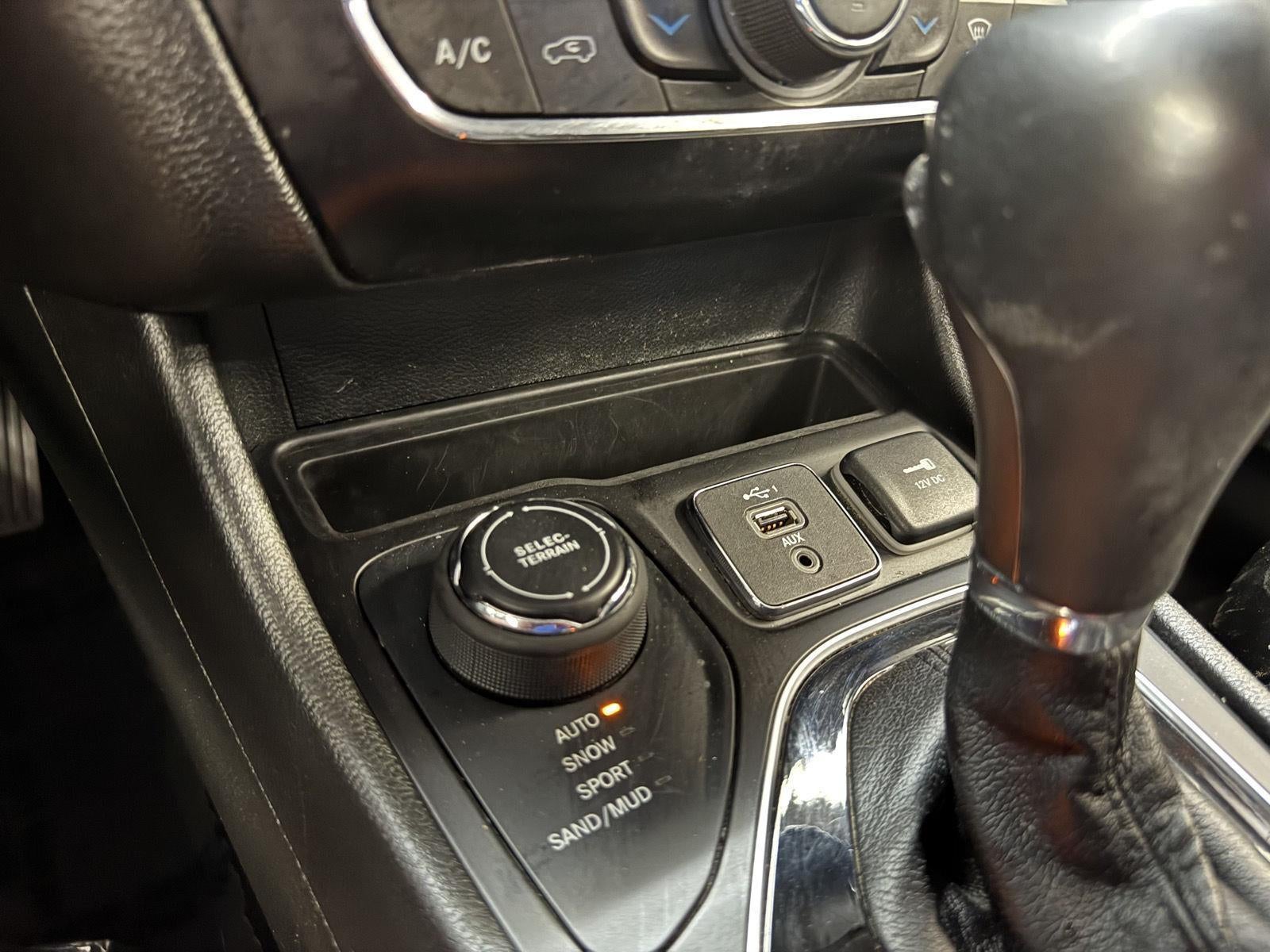 2023 Jeep Cherokee Altitude Lux