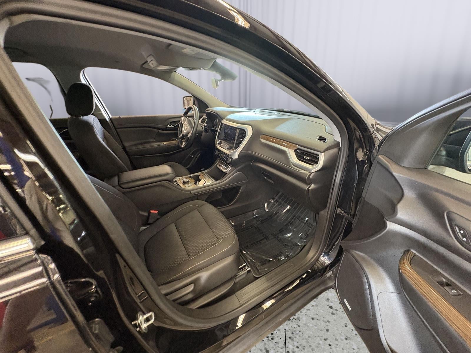 2022 GMC Acadia SLE