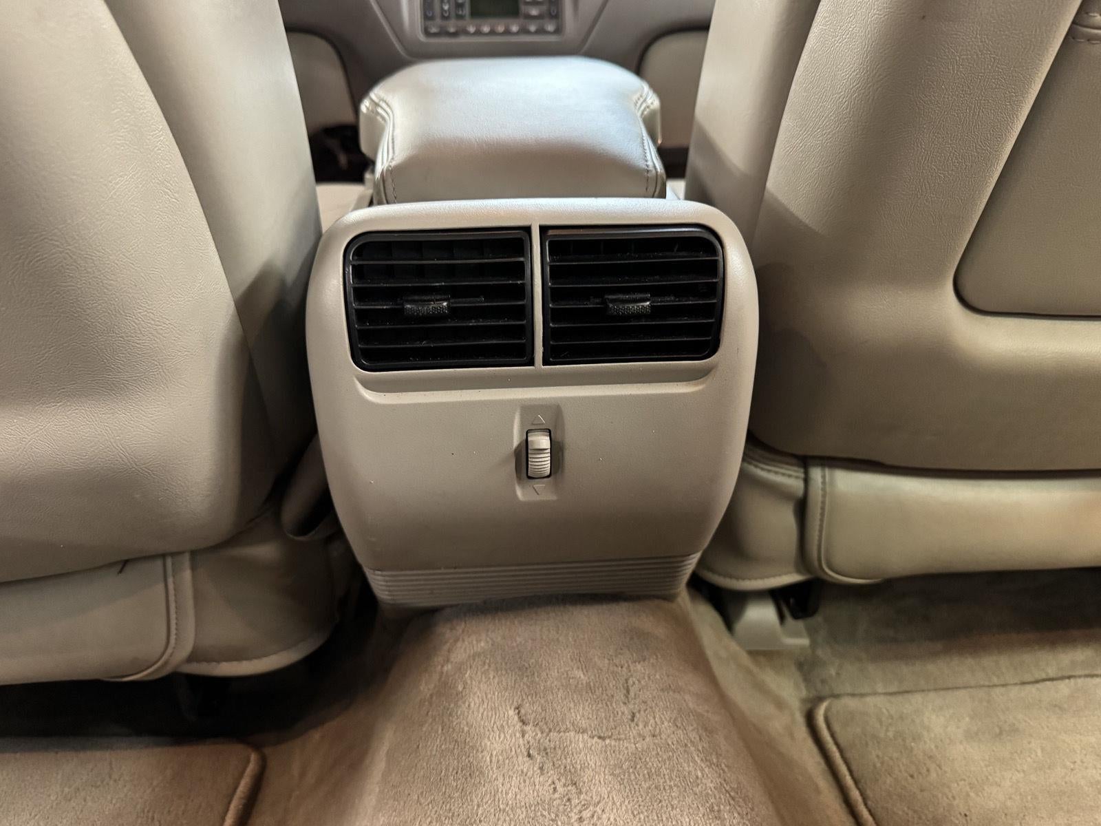 2003 Lincoln Town Car Cartier