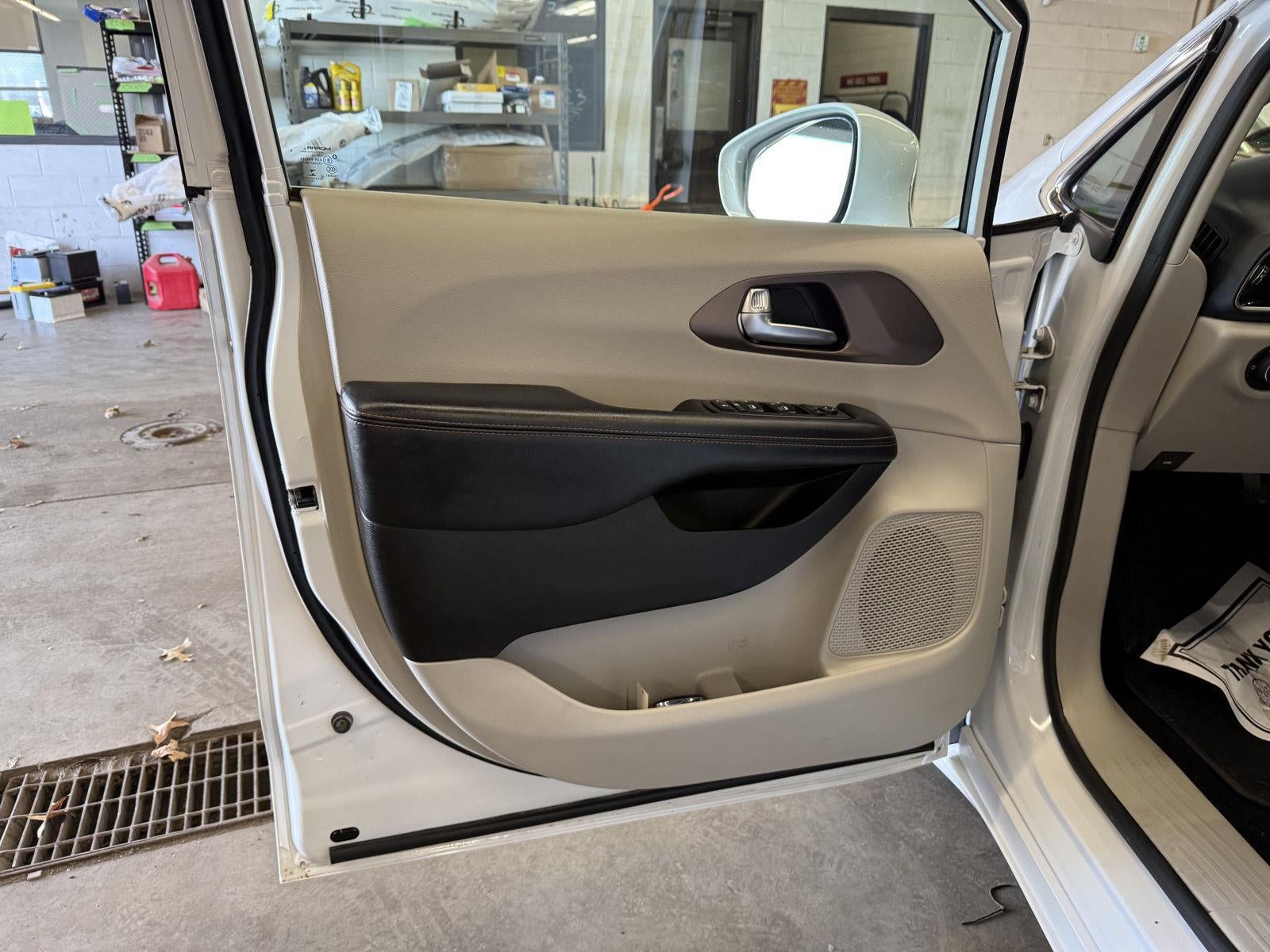 2019 Chrysler Pacifica Touring L