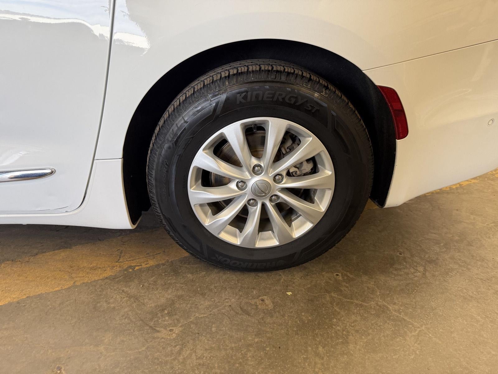 2019 Chrysler Pacifica Touring L