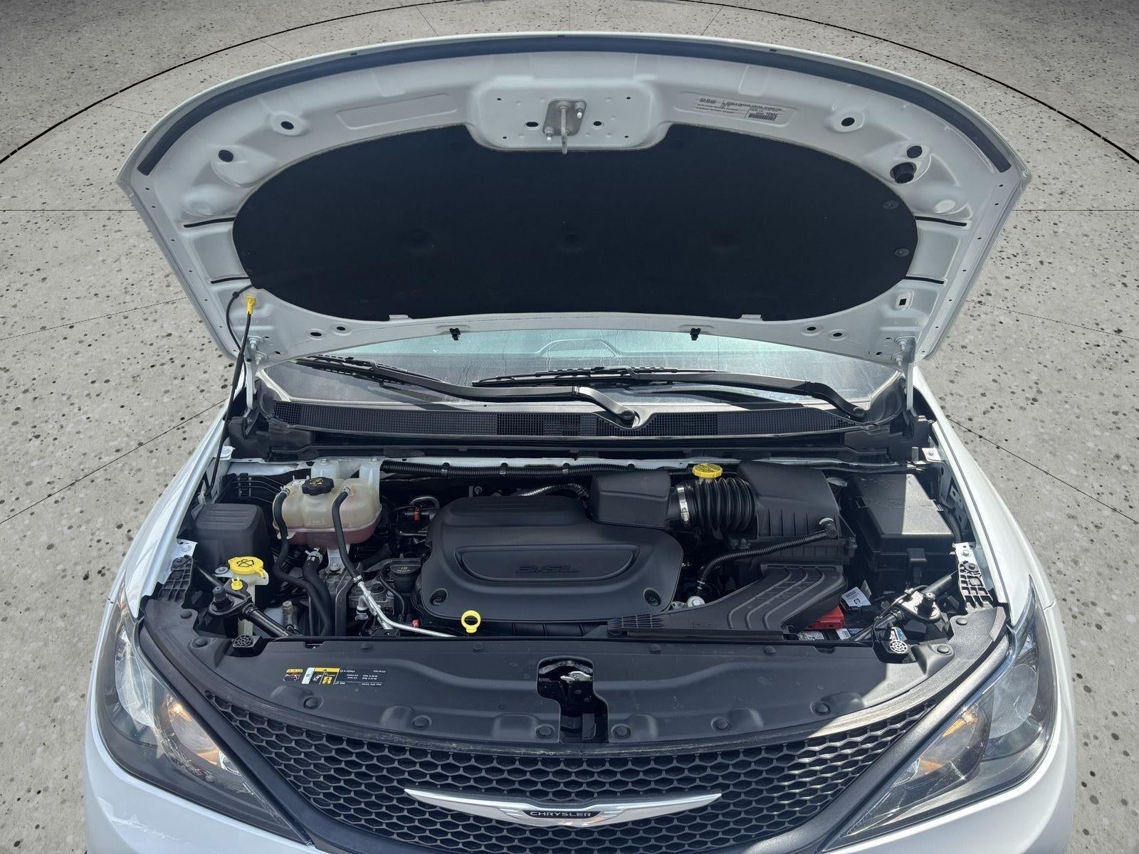 2023 Chrysler Voyager LX