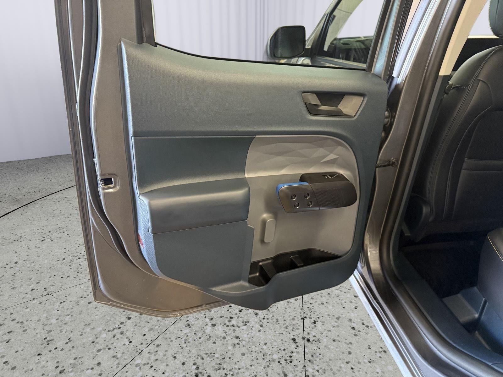 2025 Ford Maverick Lobo Standard