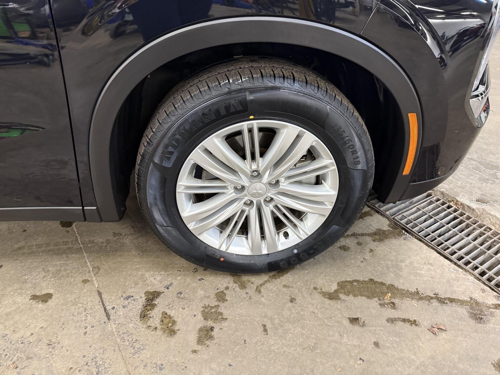 2024 Mitsubishi Outlander ES