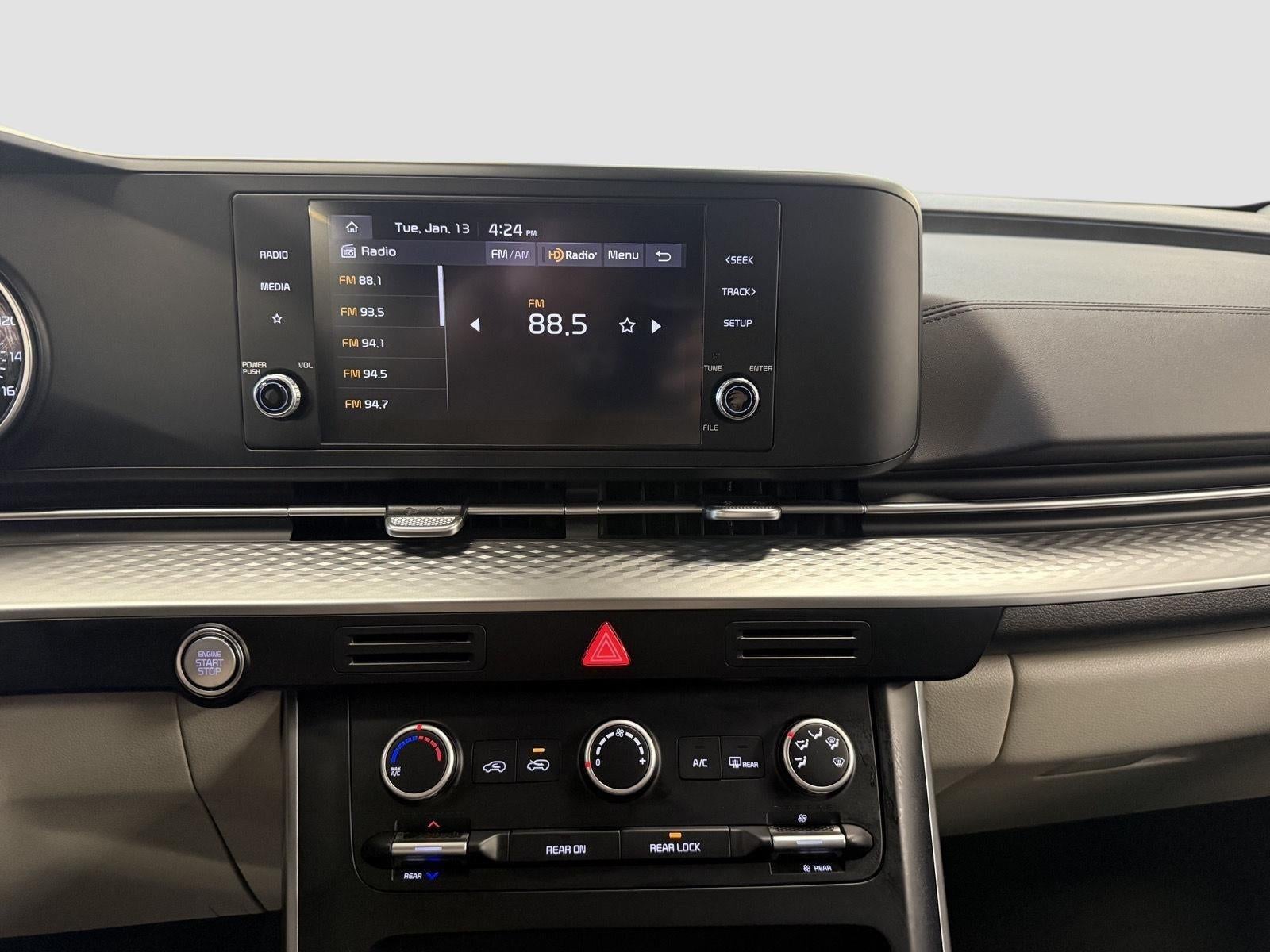 2024 Kia Carnival LX