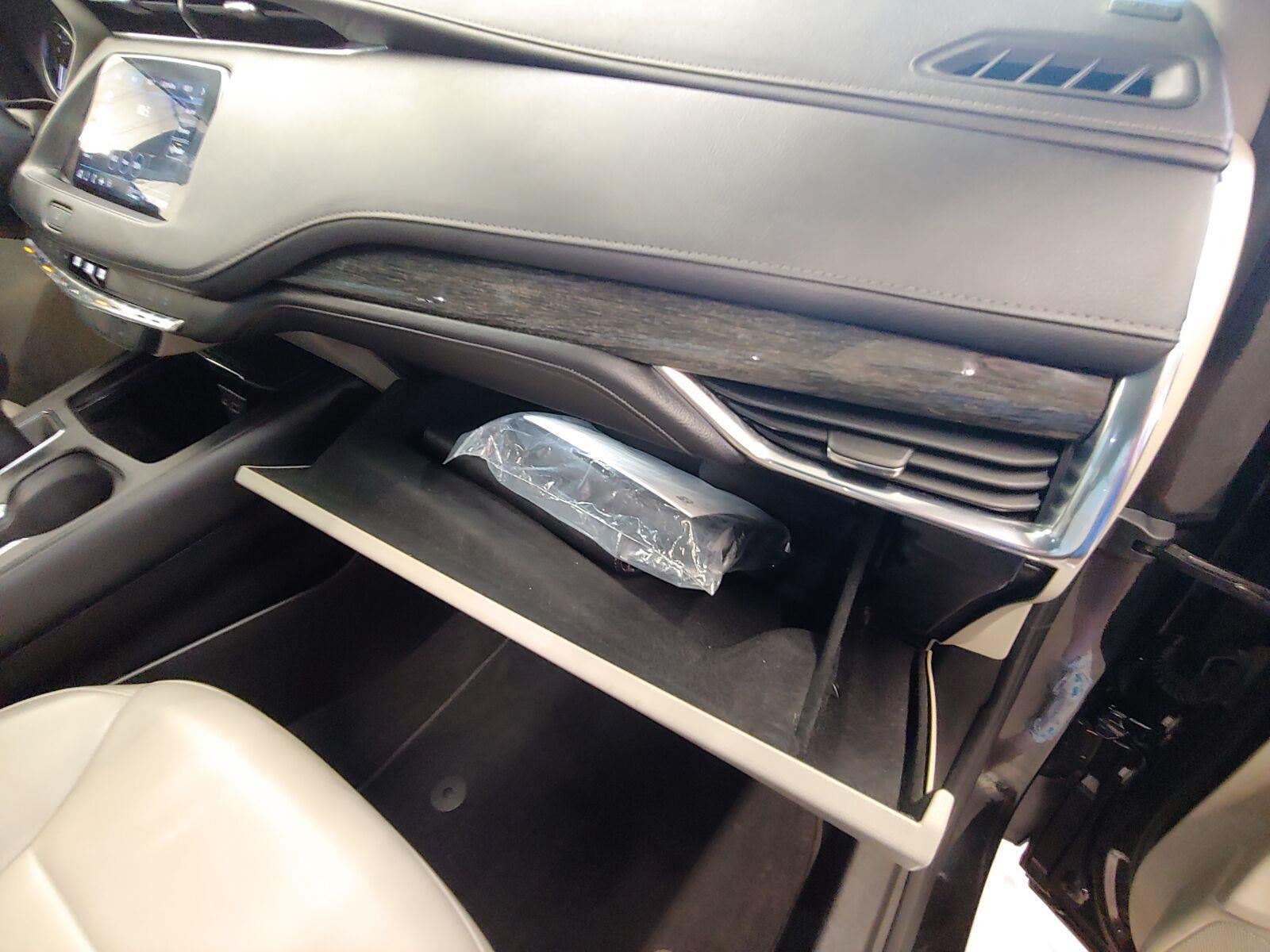 2023 Cadillac XT4 AWD Premium Luxury