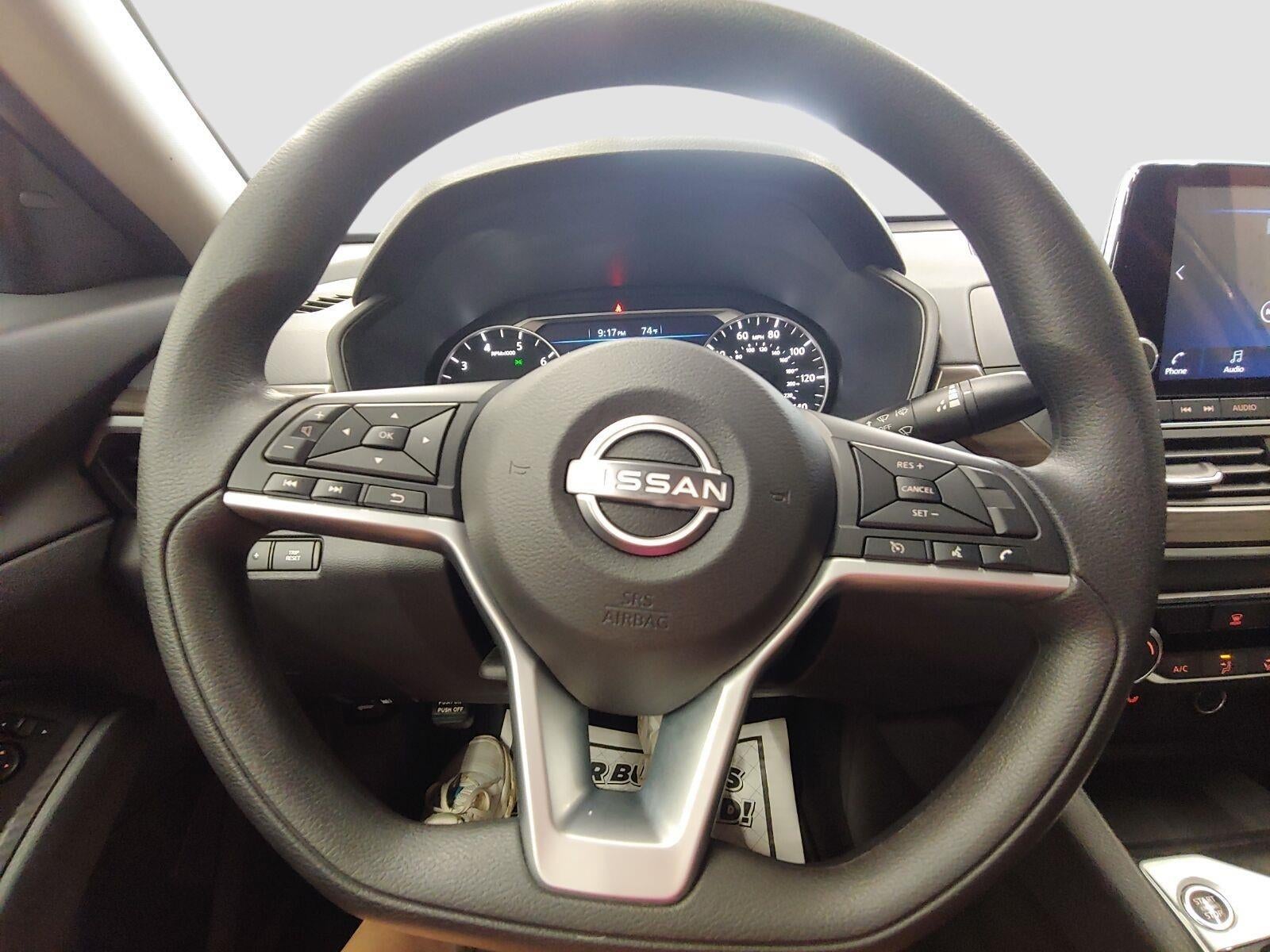 2025 Nissan Altima SV - Photo 14