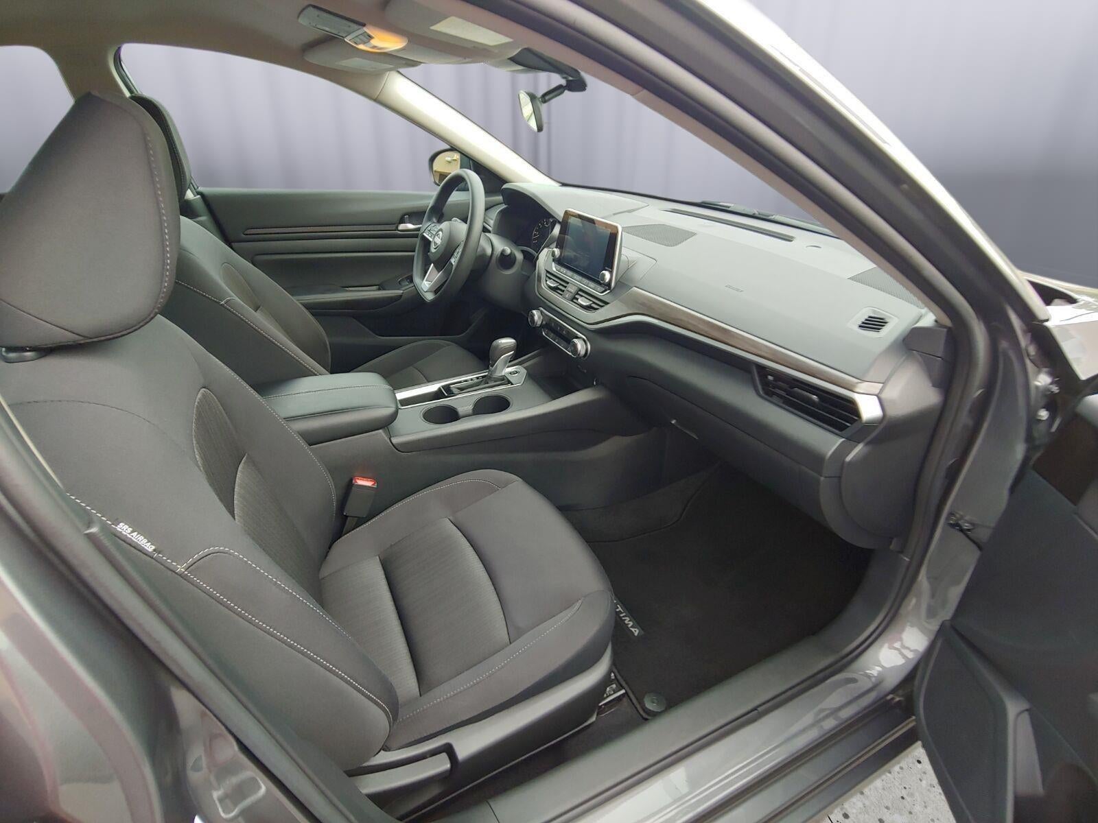 2025 Nissan Altima SV - Photo 26
