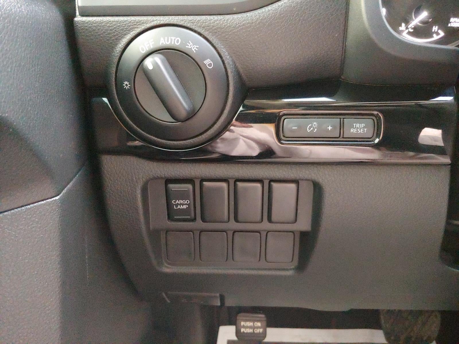 2022 Nissan Titan SV