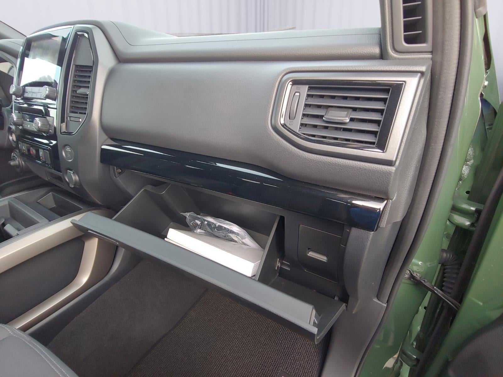 2024 Nissan Titan SV