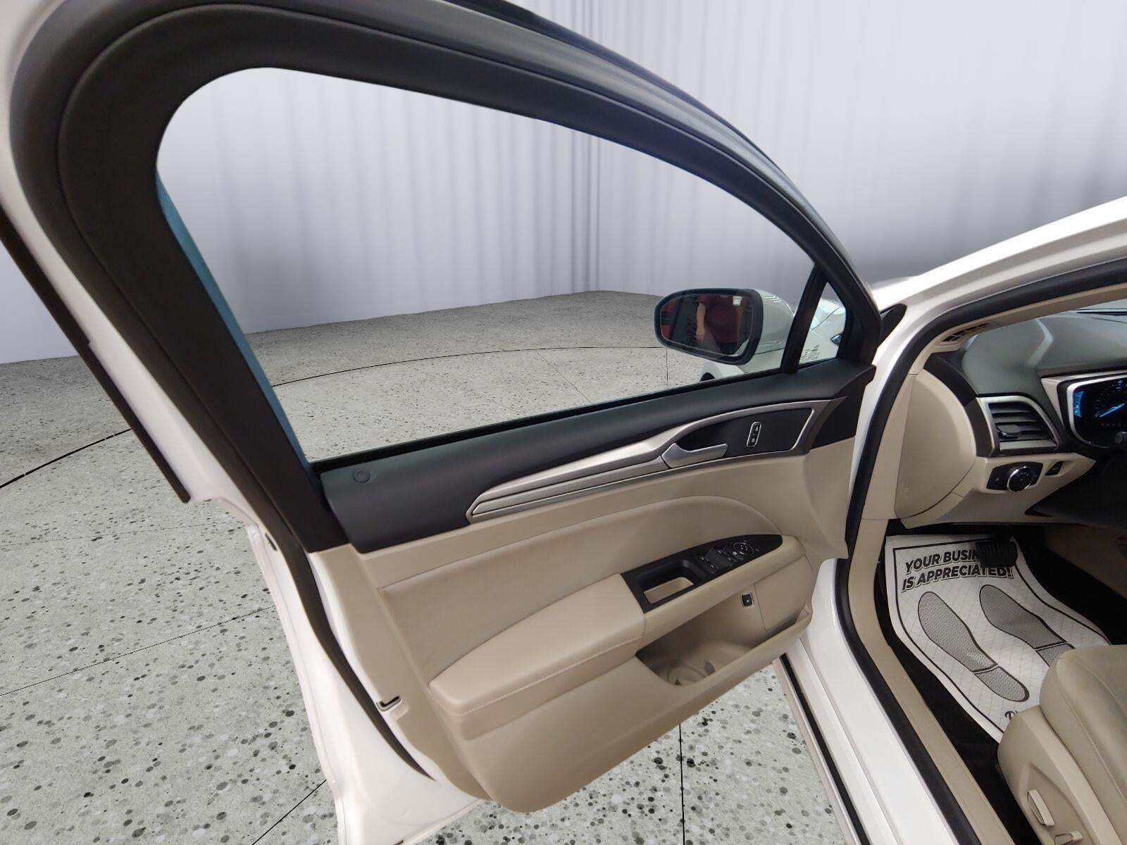 2018 Ford Fusion Hybrid SE