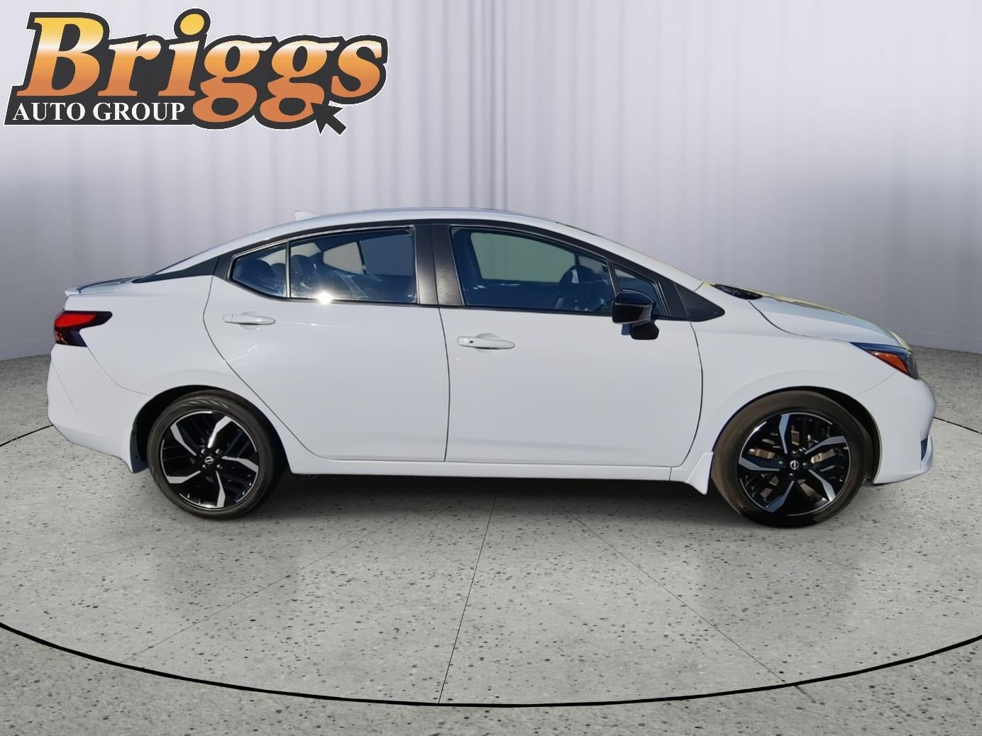 2025 Nissan Versa SR