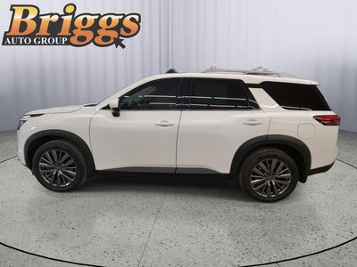 2023 Nissan Pathfinder SL