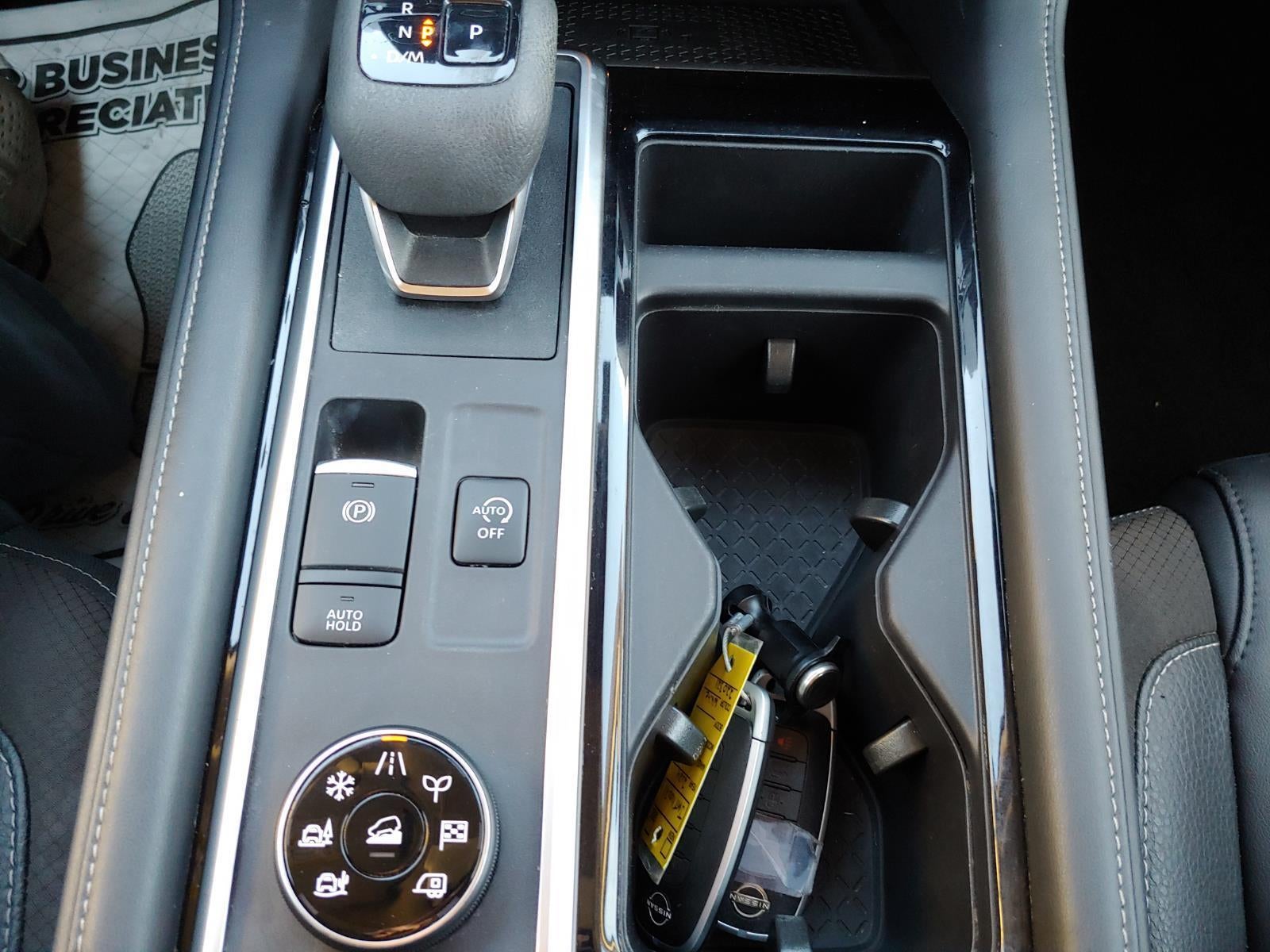 2024 Nissan Pathfinder SL