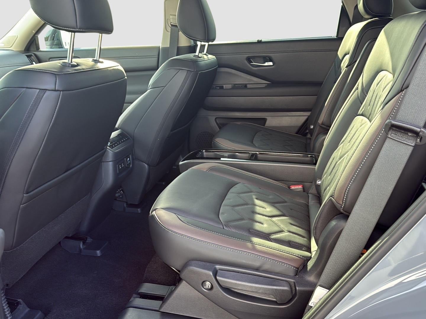 2026 Nissan Pathfinder Platinum - Photo 10