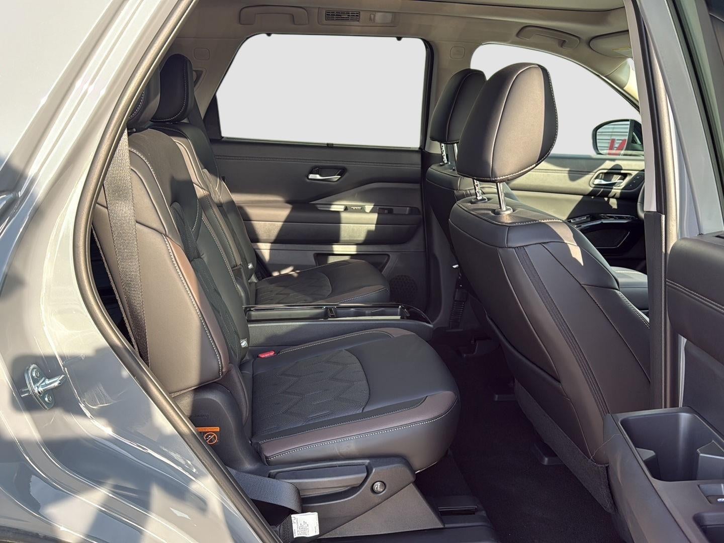 2026 Nissan Pathfinder Platinum - Photo 14