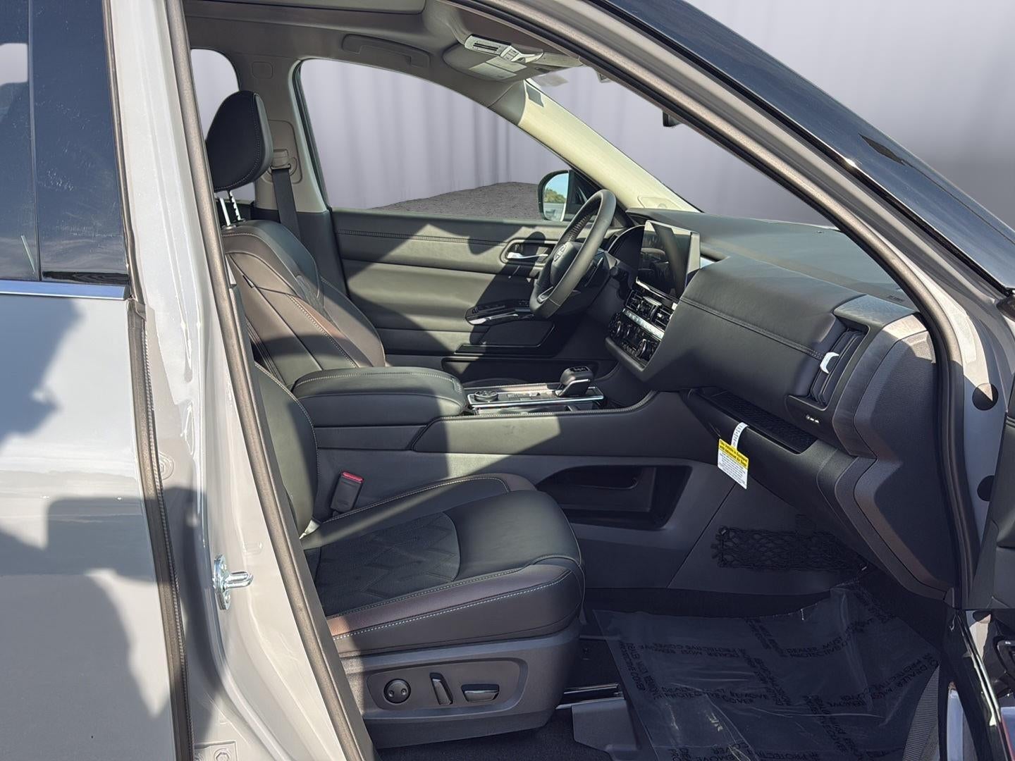 2026 Nissan Pathfinder Platinum - Photo 15