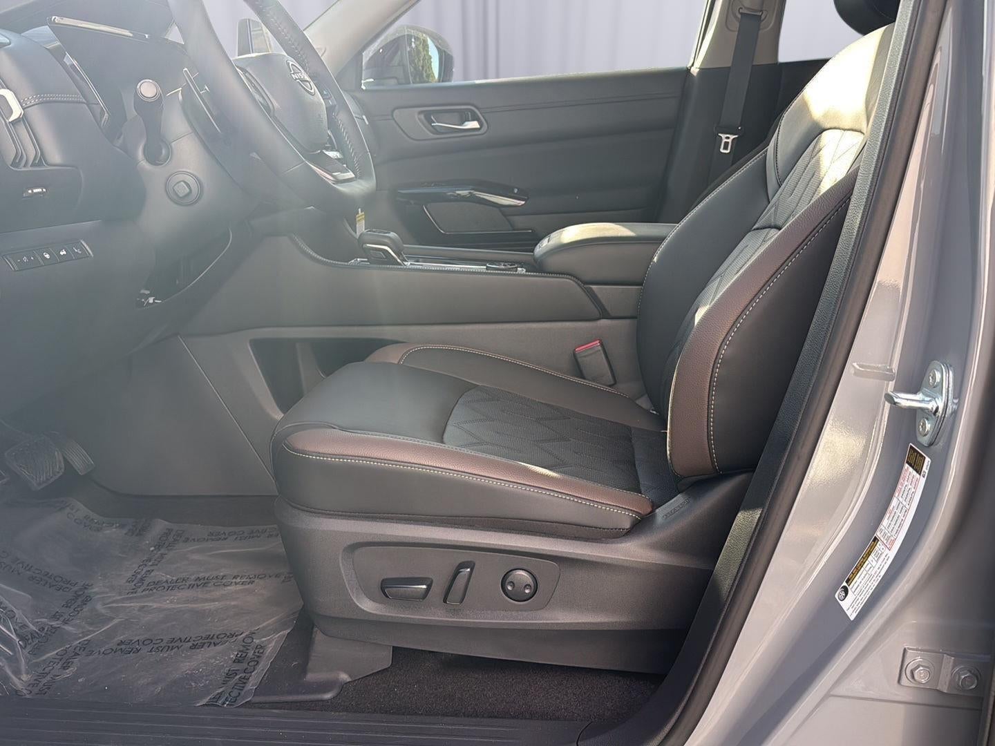 2026 Nissan Pathfinder Platinum - Photo 9