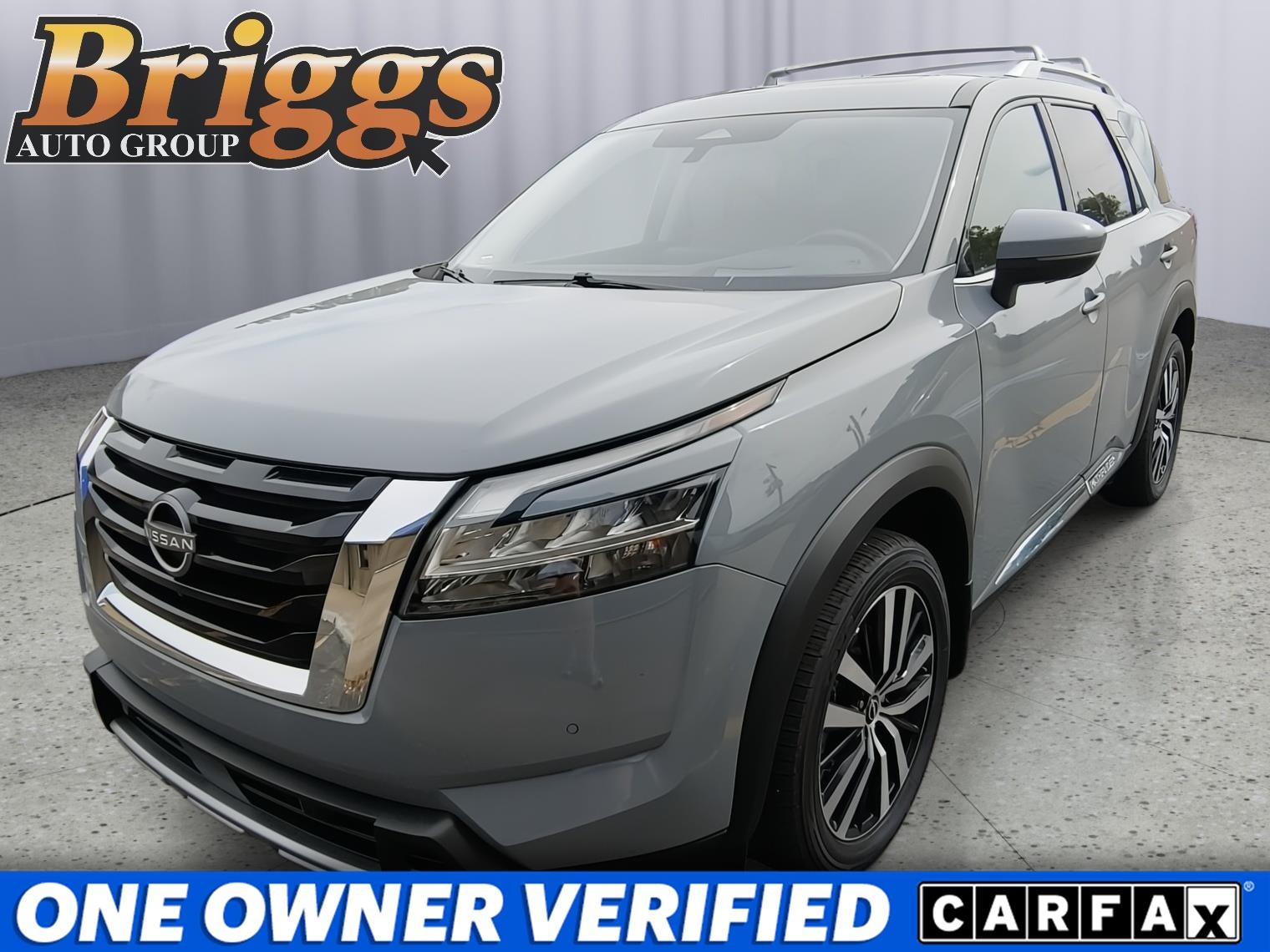2023 Nissan Pathfinder Platinum 4WD's photo
