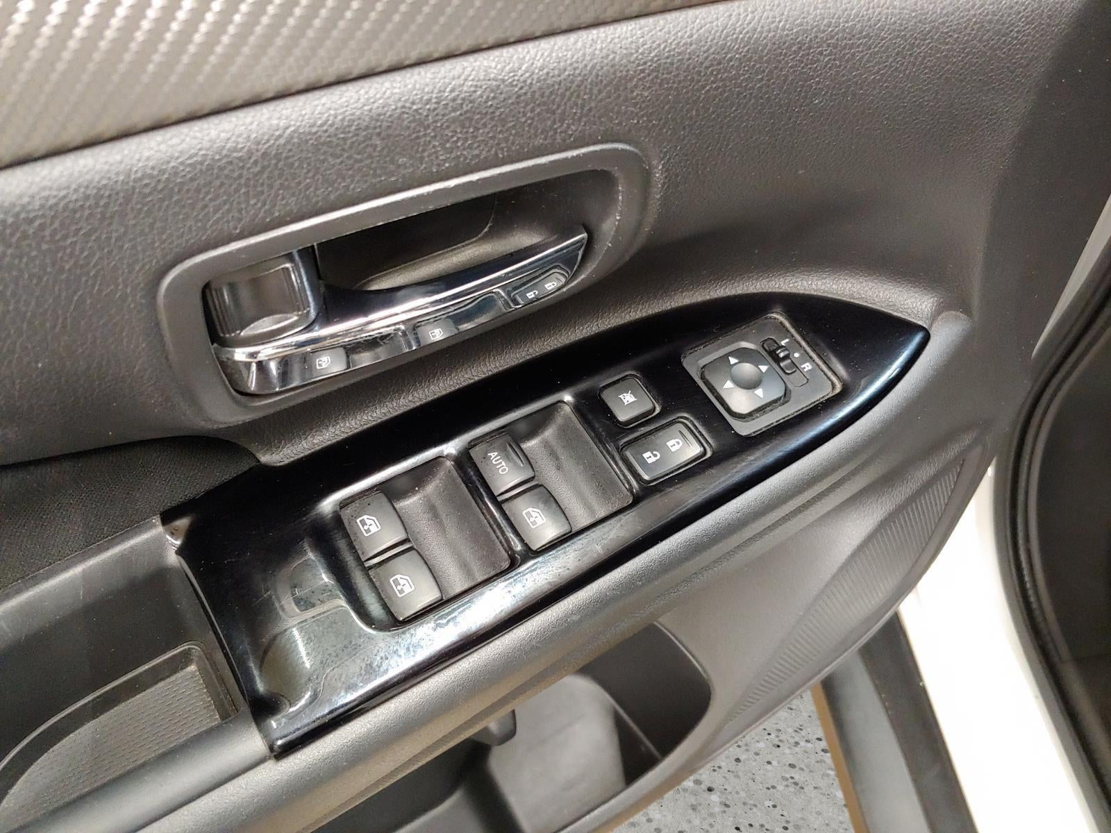 2017 Mitsubishi Outlander ES