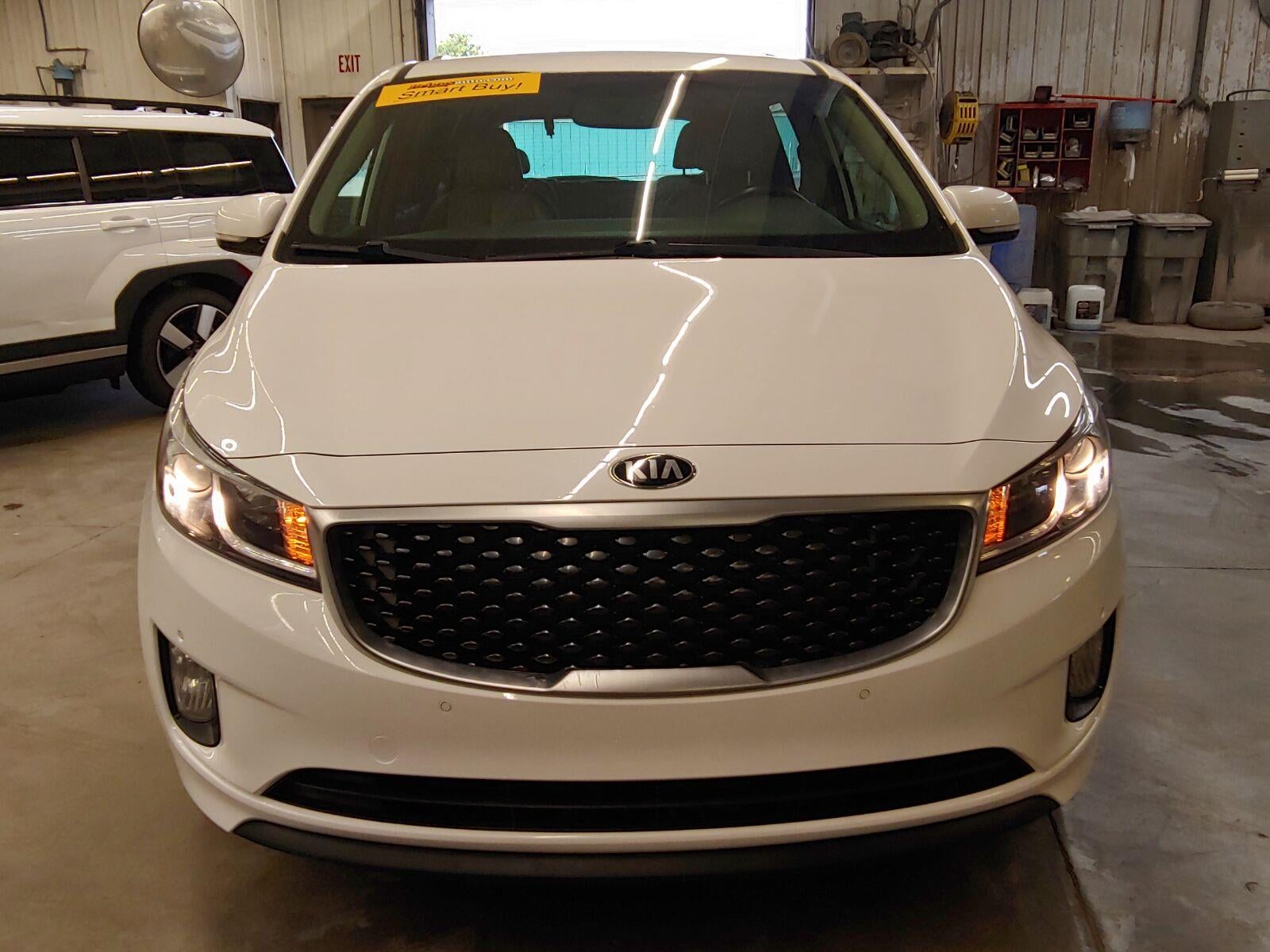 Used 2018 Kia Sedona EX with VIN KNDMC5C19J6405184 for sale in Manhattan, KS