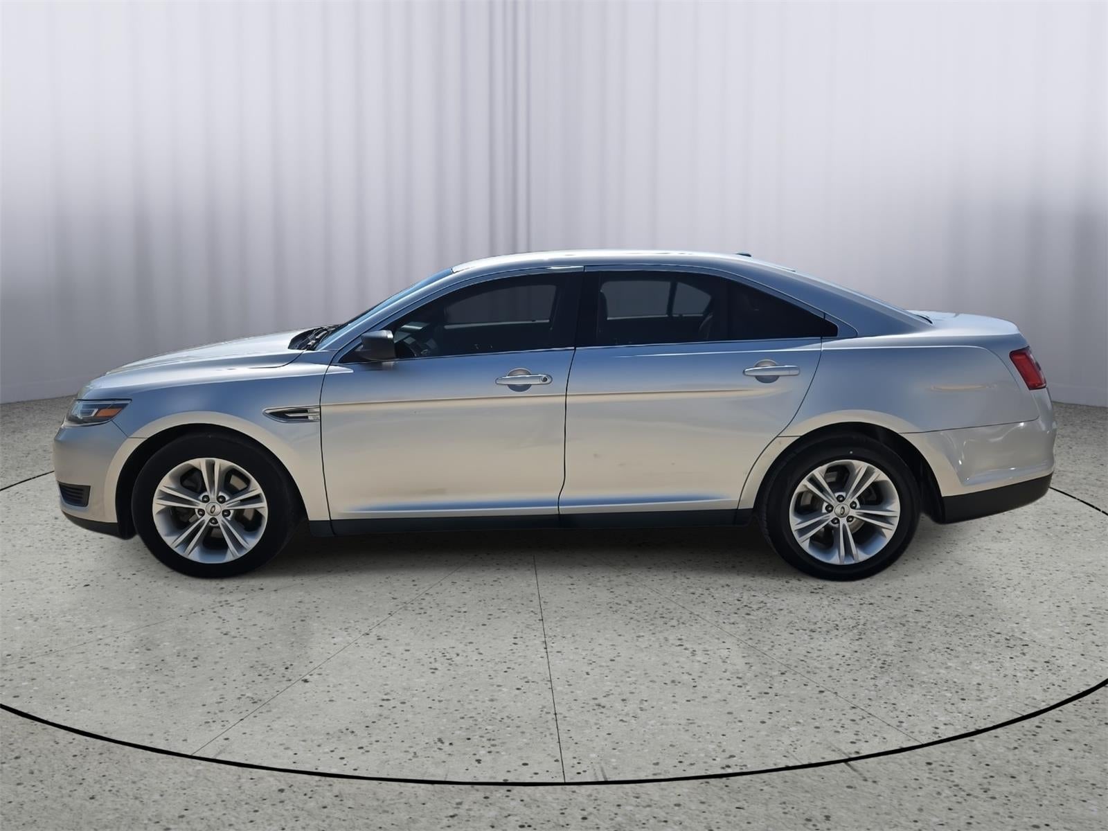 2017 Ford Taurus SE