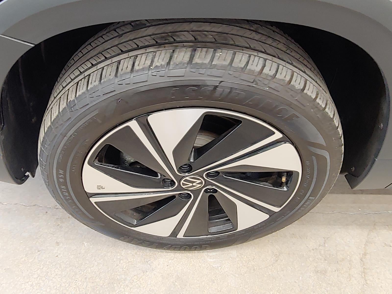 2025 Volkswagen Taos SE