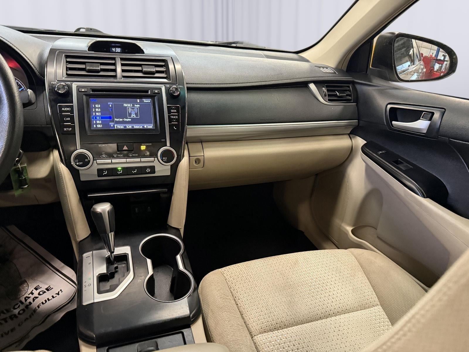 2014 Toyota CAMRY SE