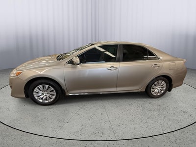2014 Toyota CAMRY SE